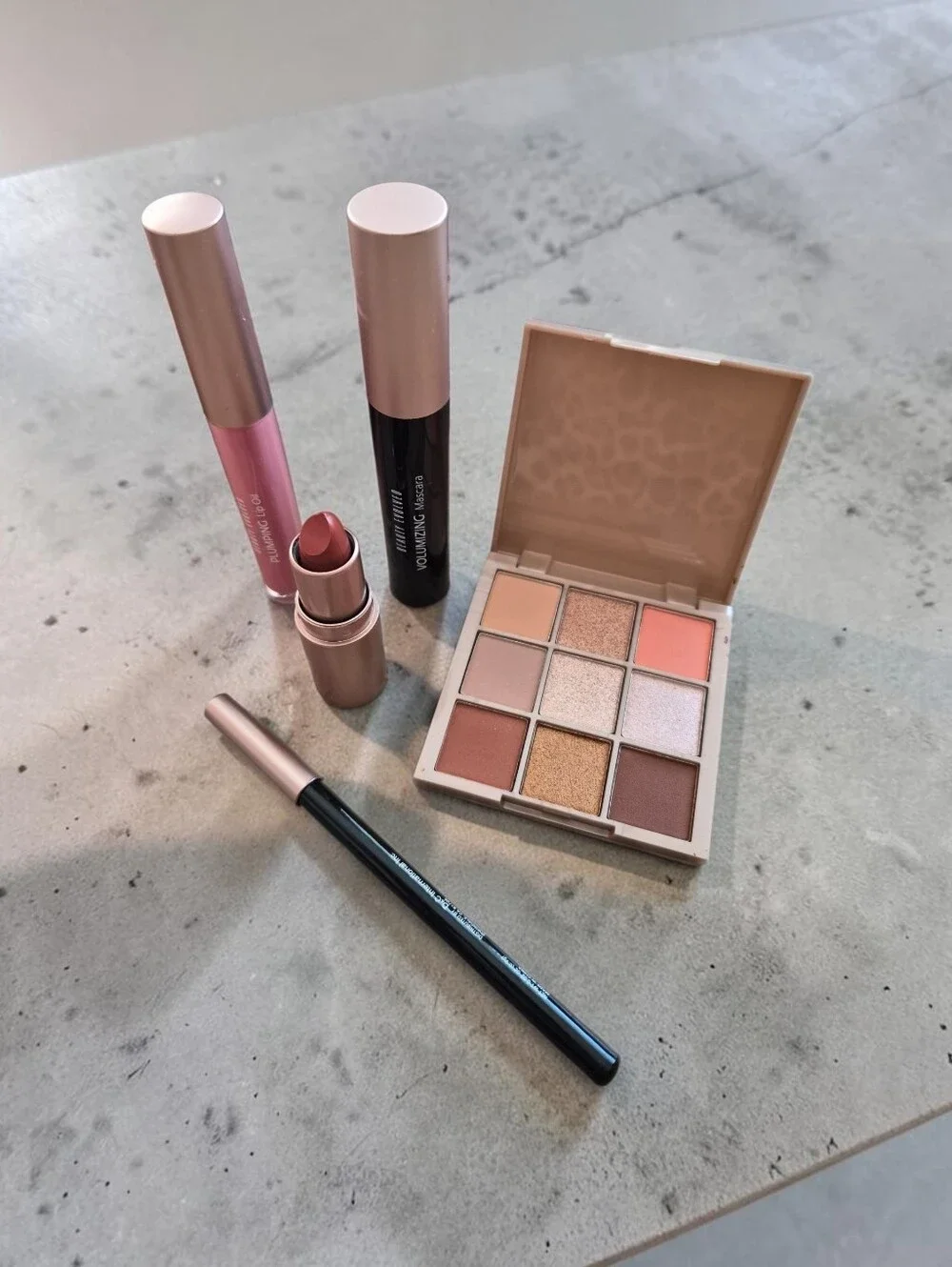 Beauty Evolved -In The Bag On The Go Makeup Set - With Crossbody Bag